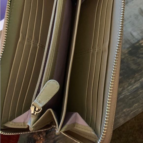 COACH SOHO Shimery Leather Slim Envelope Wallet w/Buckle - Picture 2 of 3